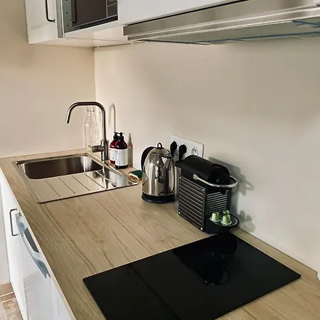 아파트 Charmante Dependance